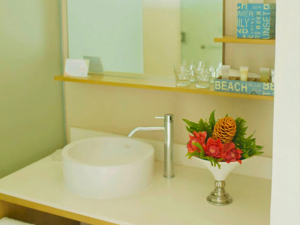 Bathroom sink