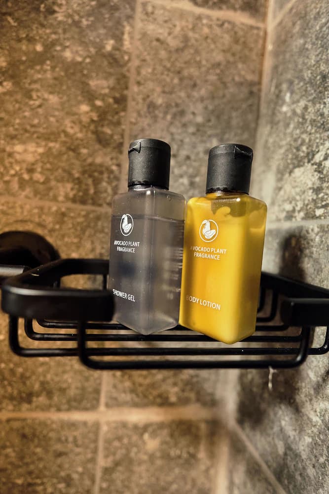 Bathroom amenities