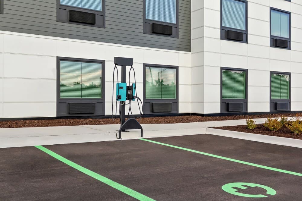 Electric vehicle charging station