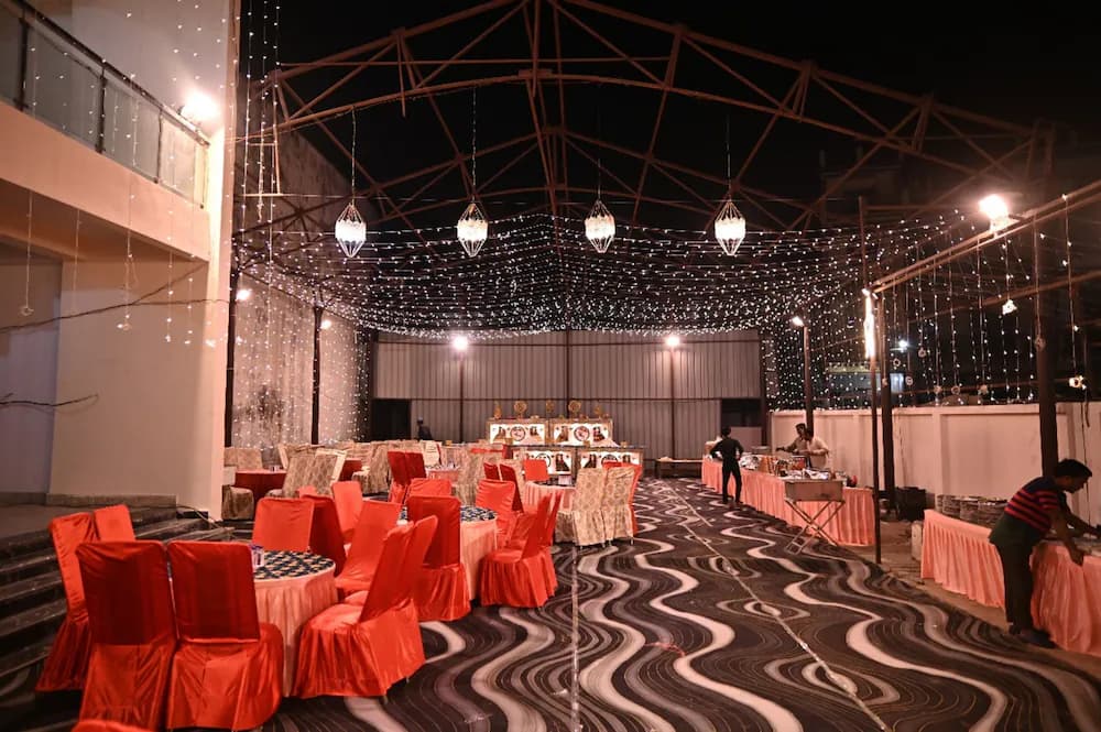 Banquet hall