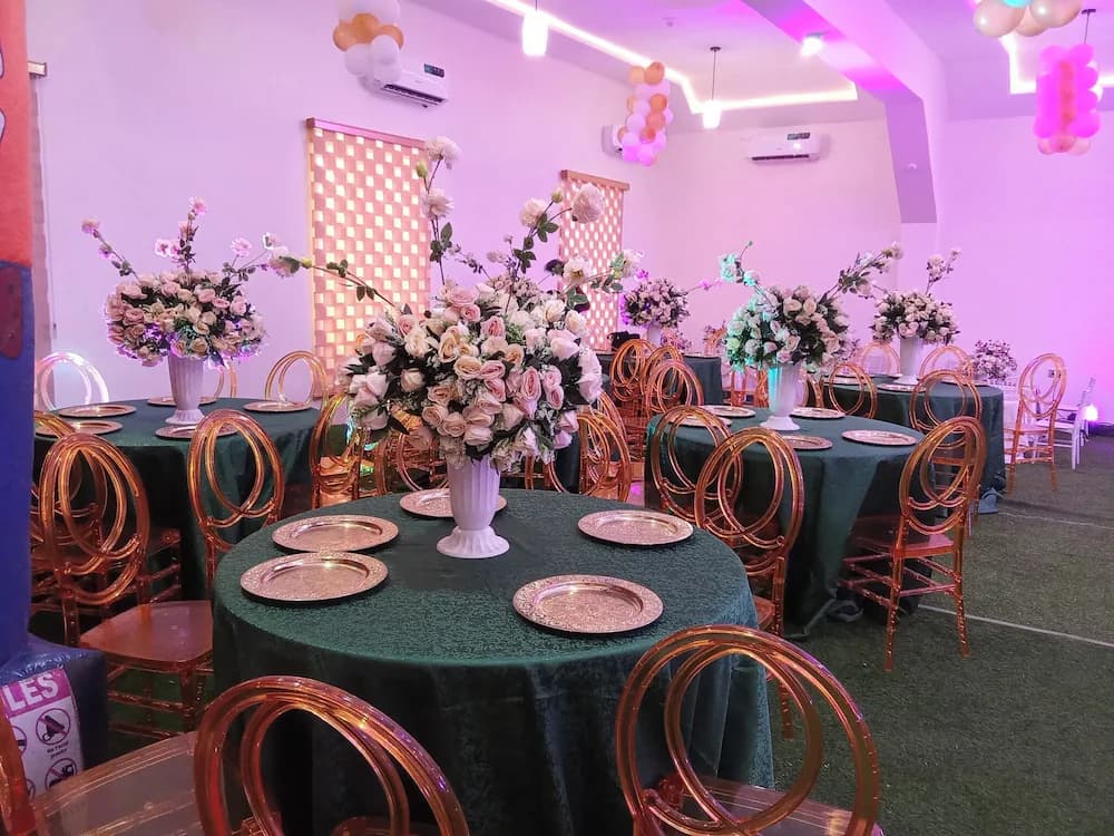 Banquet hall