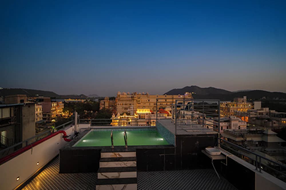Rooftop pool