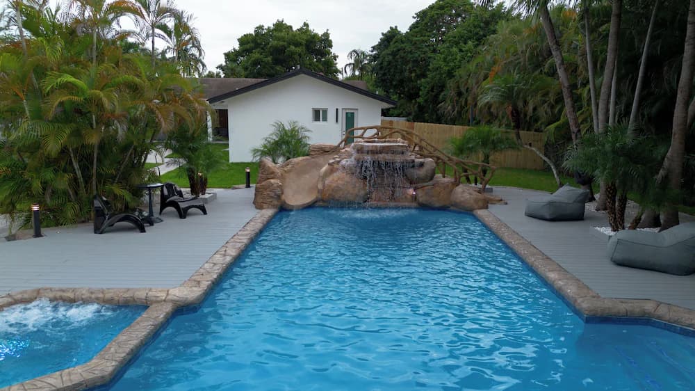 Pool waterfall