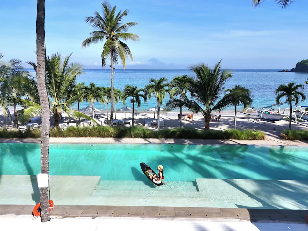 Infinity pool
