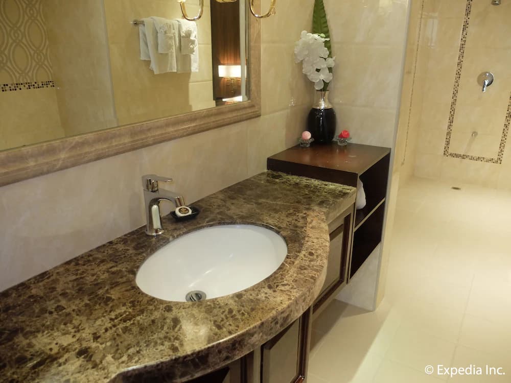 Bathroom sink