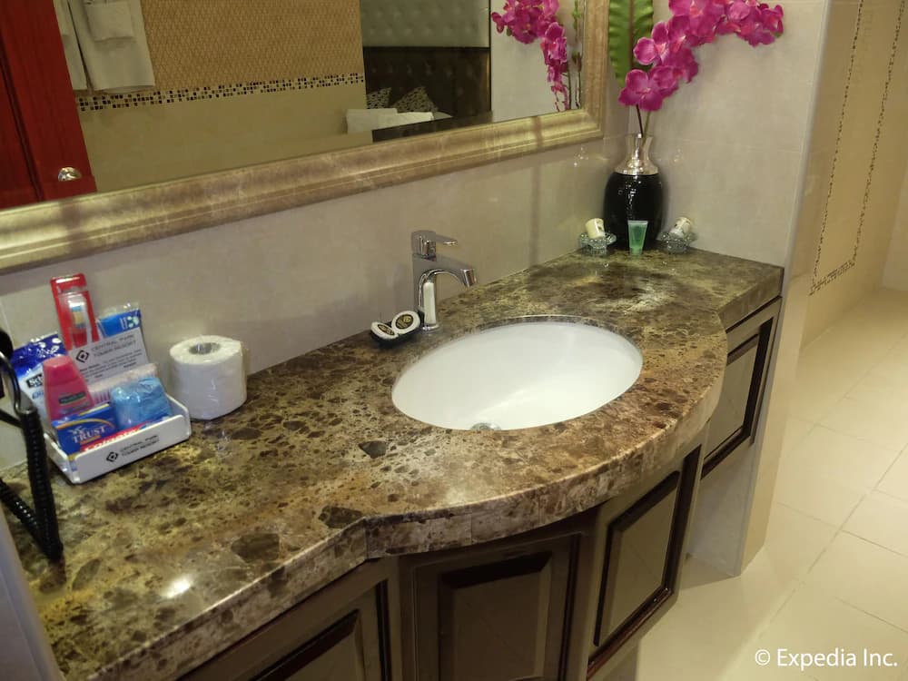 Bathroom sink