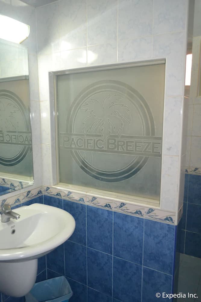 Bathroom sink