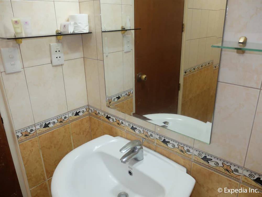 Bathroom sink