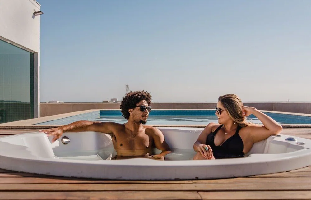 Outdoor spa tub