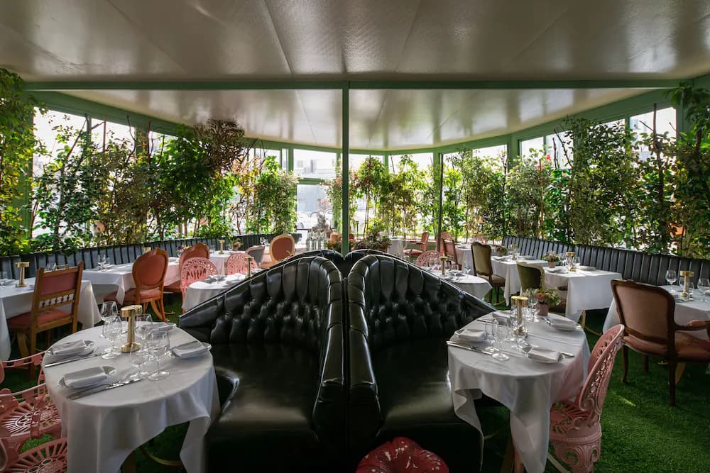 Breakfast area