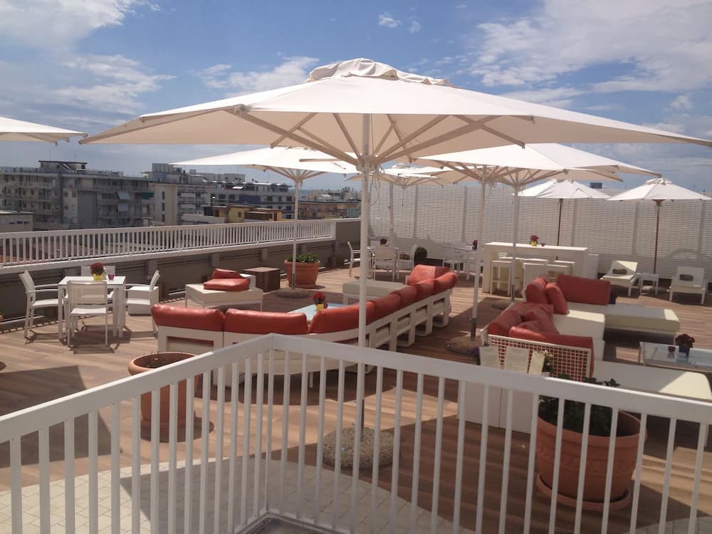 Sundeck