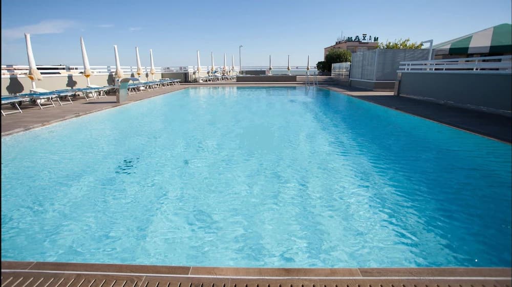 Rooftop pool