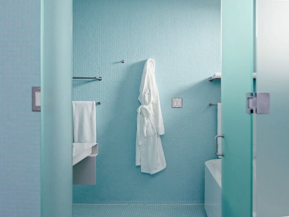 Bathroom amenities