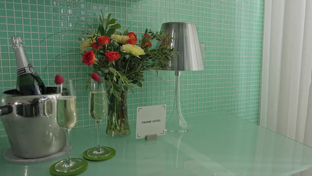 Champagne service