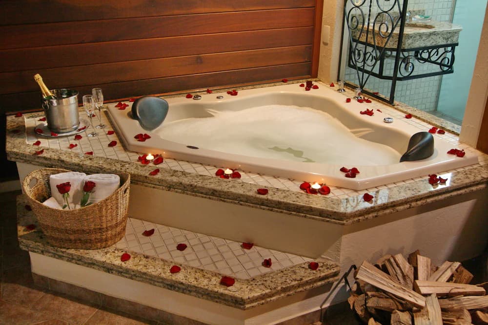Jetted tub