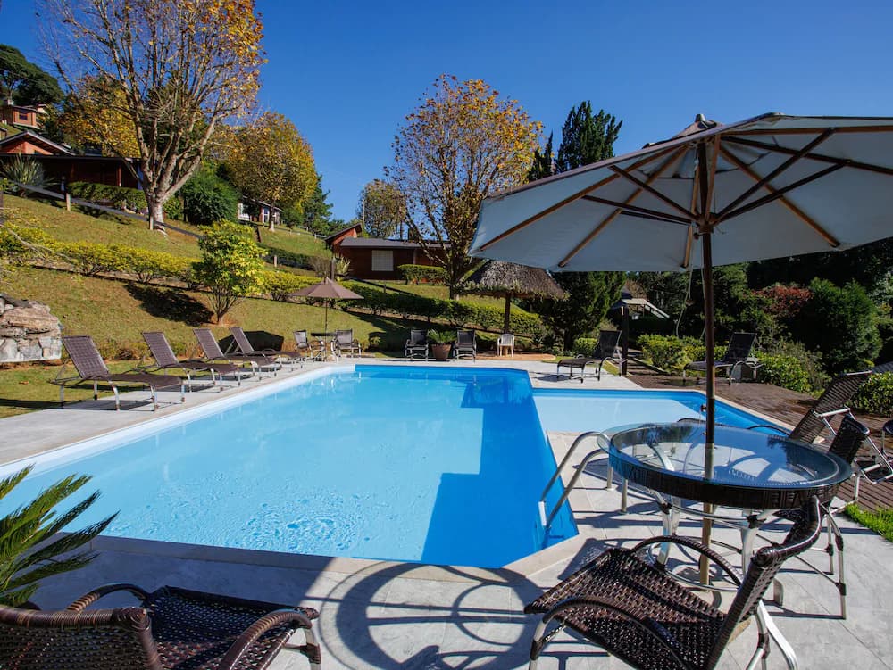 Pool waterfall
