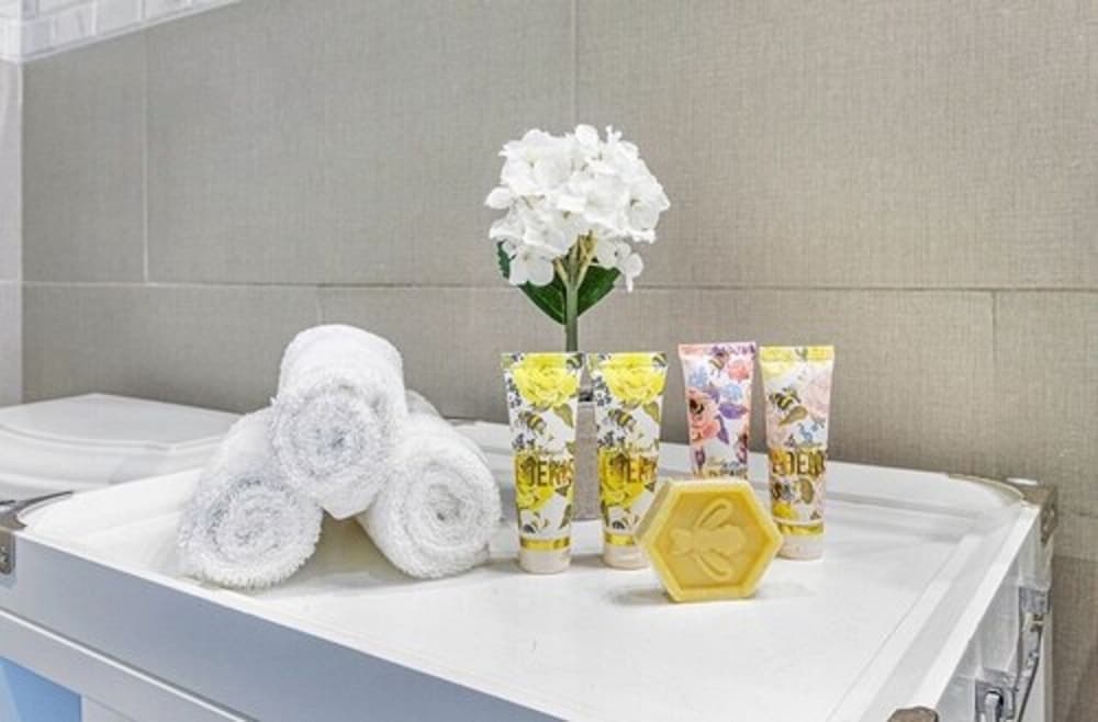 Bathroom amenities
