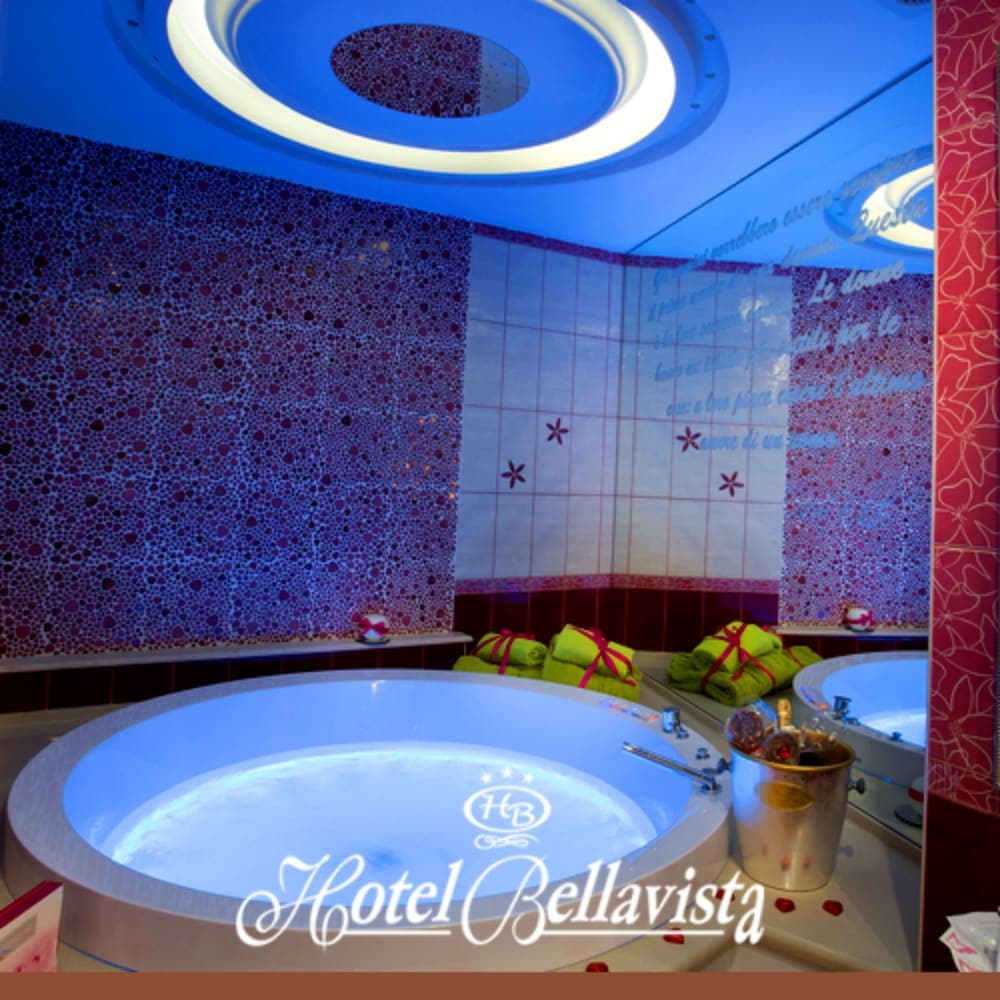 Private spa tub