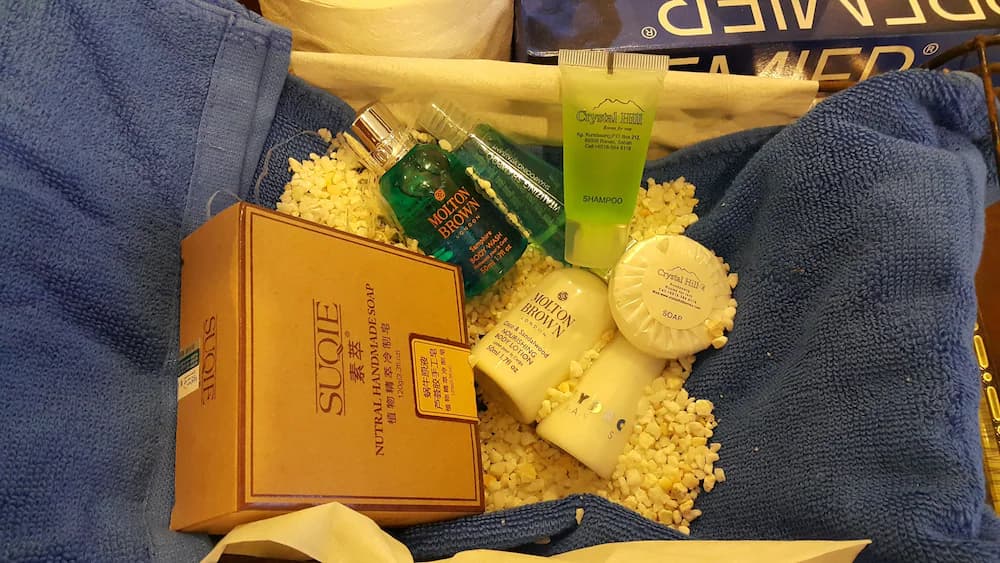 Bathroom amenities