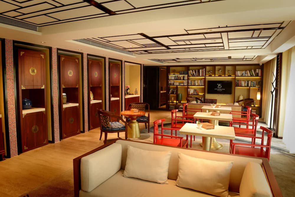 Meeting facility