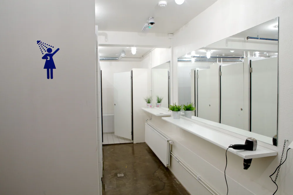 Bathroom shower