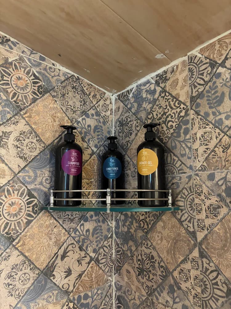 Bathroom amenities