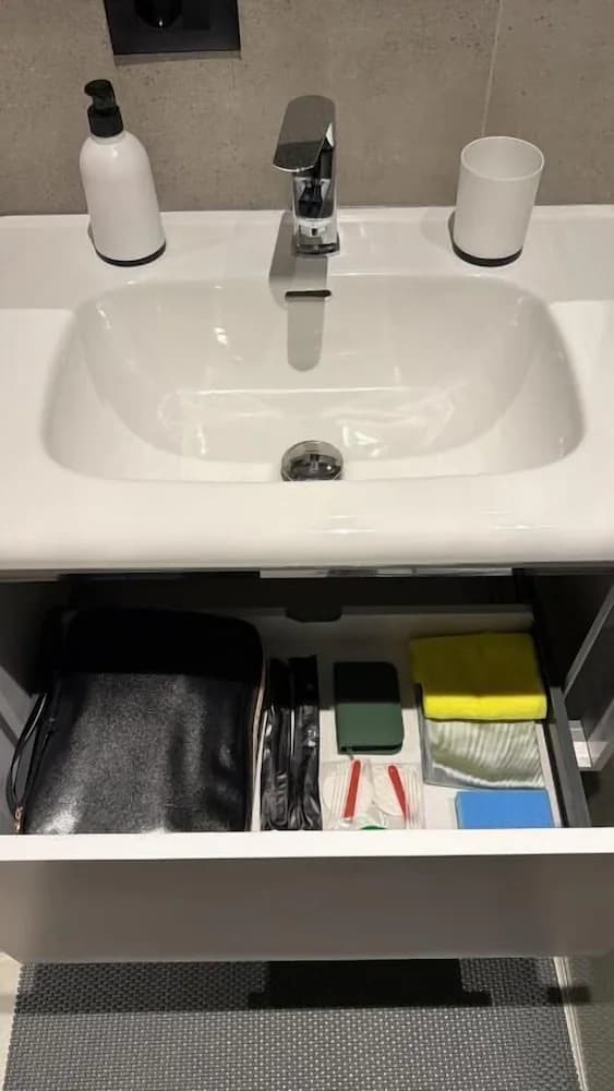 Bathroom amenities