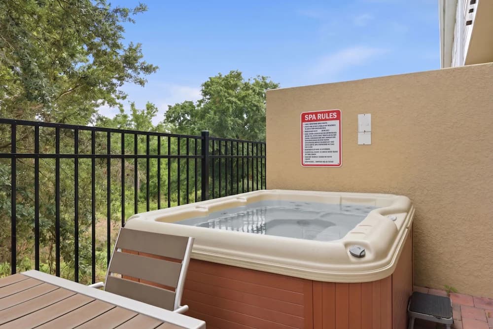 Private spa tub