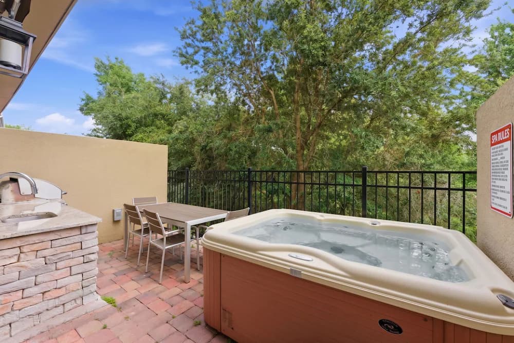 Private spa tub
