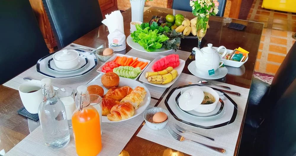 Breakfast buffet
