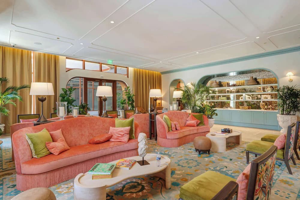 Lobby lounge