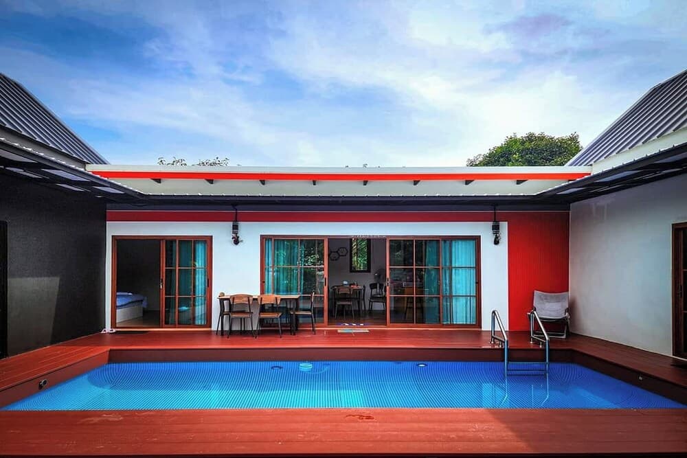 Private pool