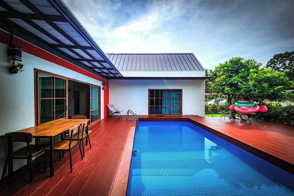 Private pool