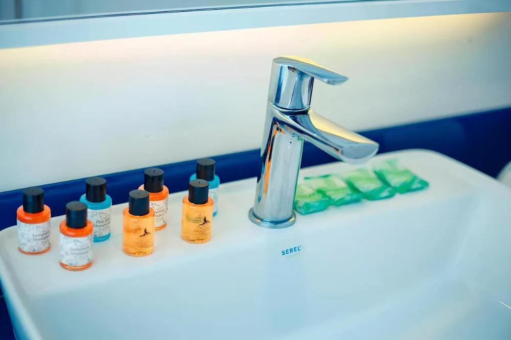 Bathroom amenities