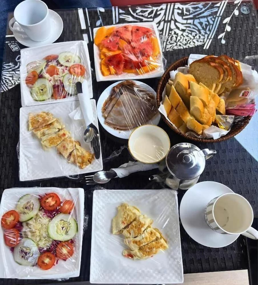 Breakfast meal