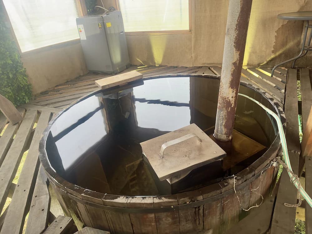 Outdoor spa tub