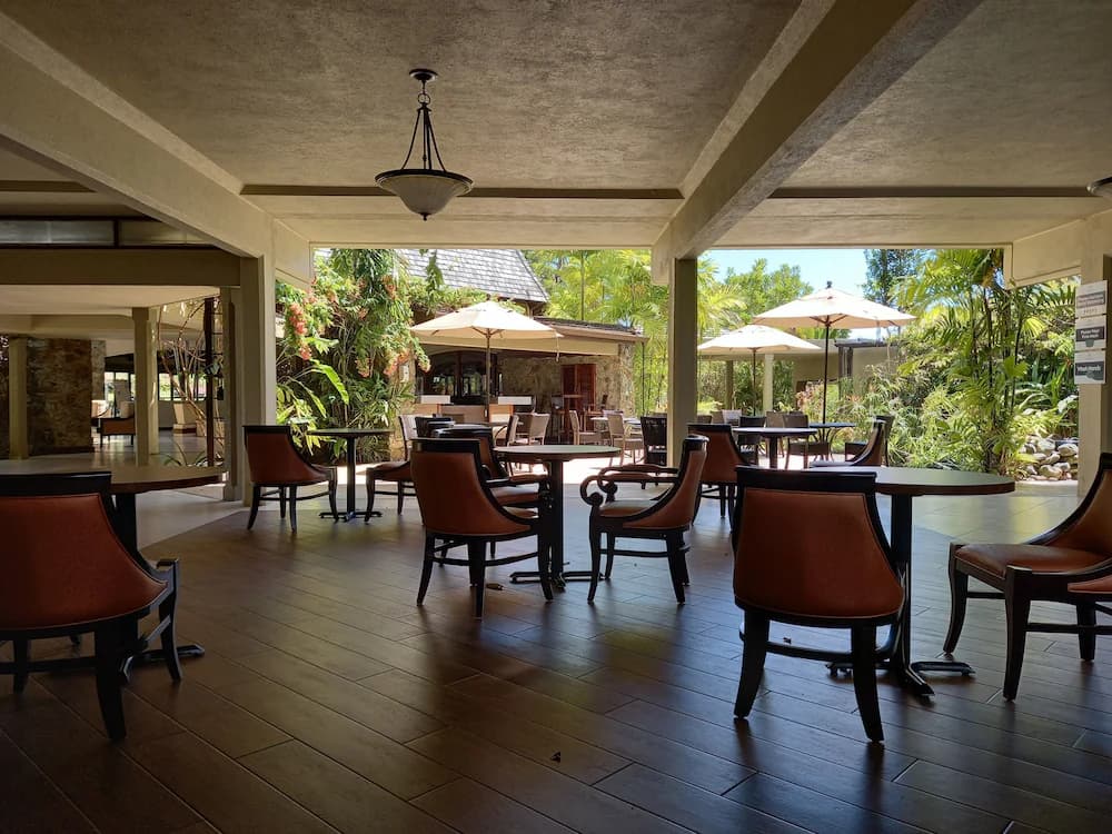 Lobby lounge