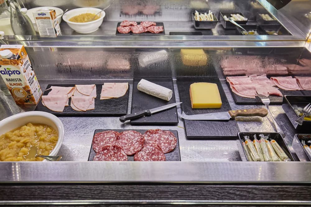 Breakfast buffet