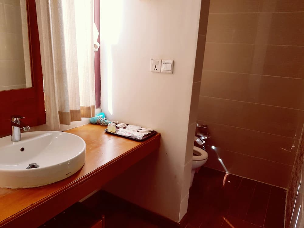 Bathroom amenities