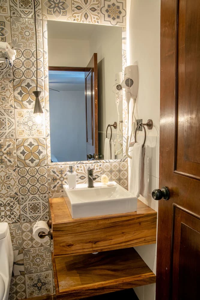 Bathroom amenities