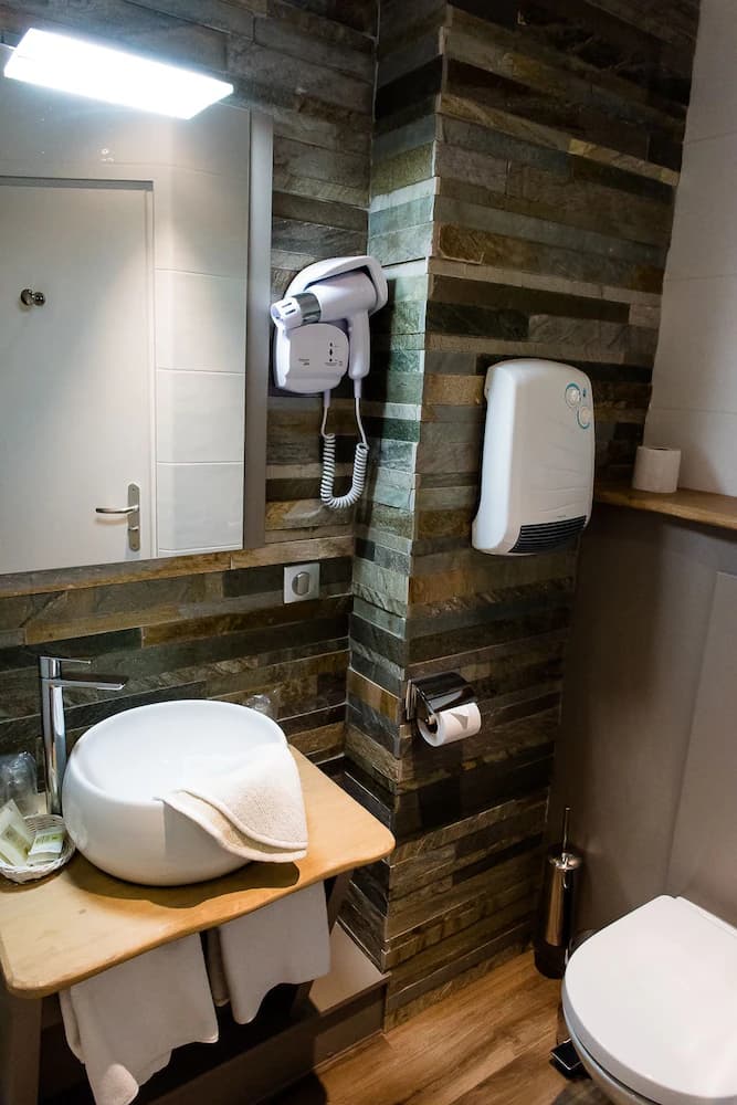 Bathroom amenities