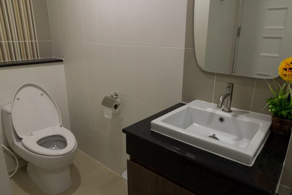 Bathroom sink