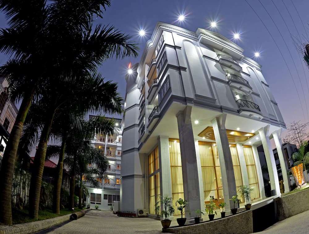 Front of property - evening/night
