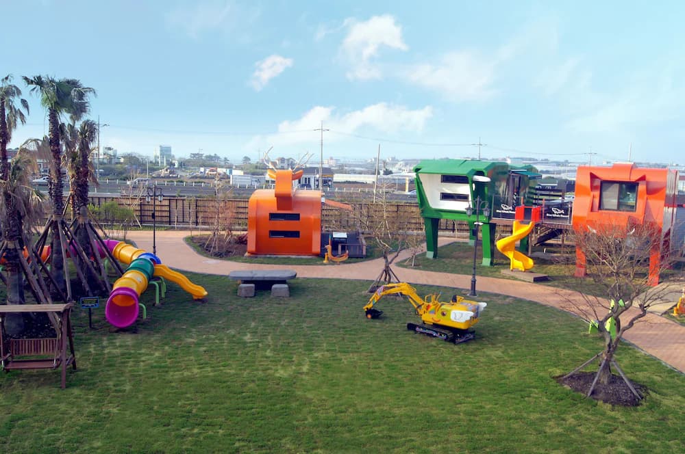 Children's play area - outdoor