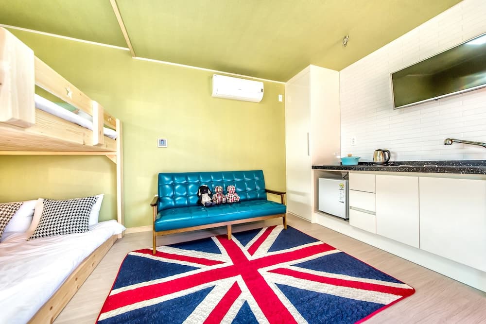 Children's theme room