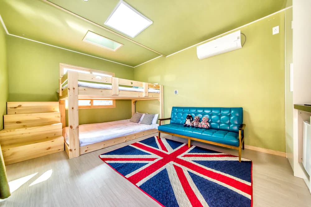 Children's theme room