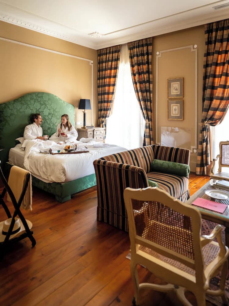 Room service - dining
