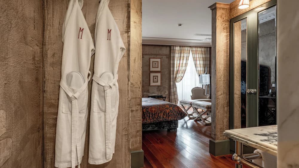 Room amenity