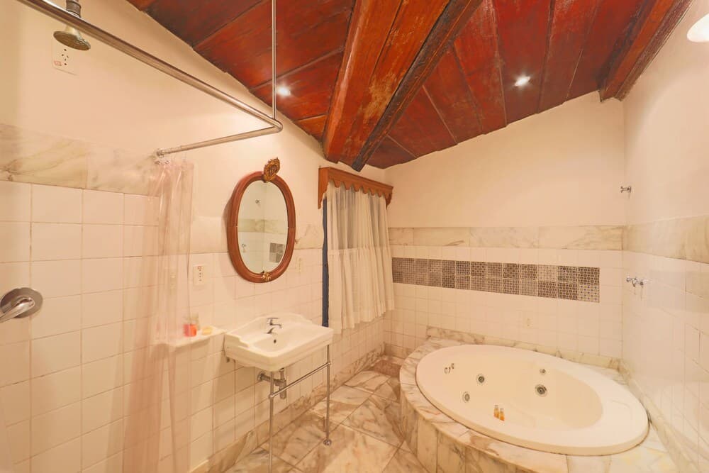 Private spa tub