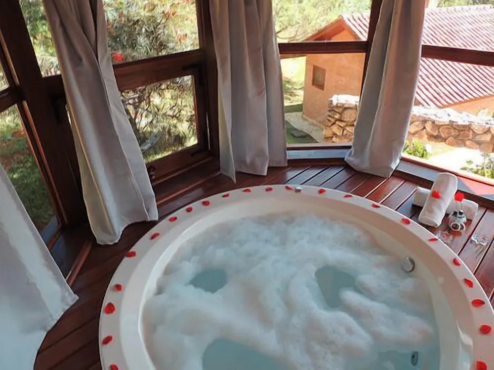 Indoor spa tub